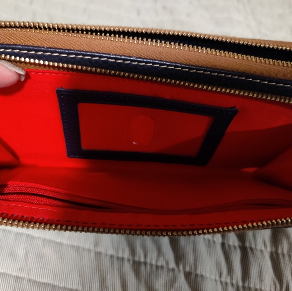 NAVY Dooney and Bourke handbag and wallet - Picture 7 of 7